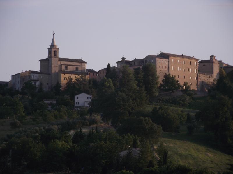 Vista di Monte Roberto, Ancona (60030)