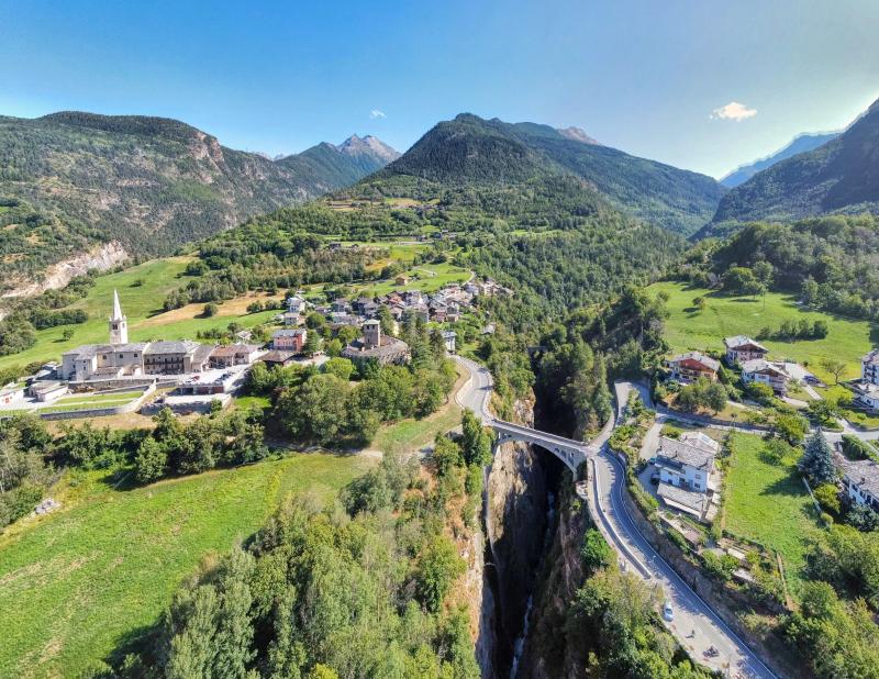 Vista di Introd, Aosta (11010)