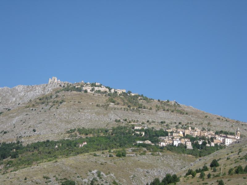 Vista di Calascio, L'Aquila (67020)