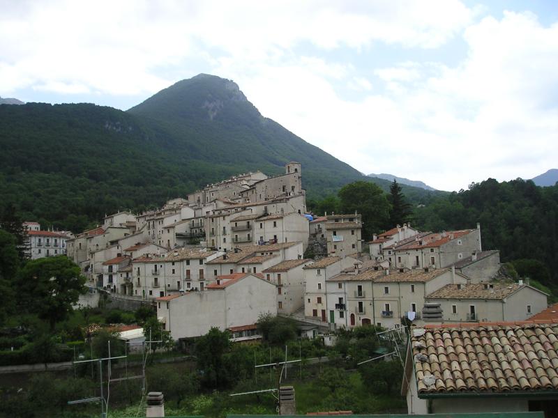 Vista di Civitella Alfedena, L'Aquila (67030)