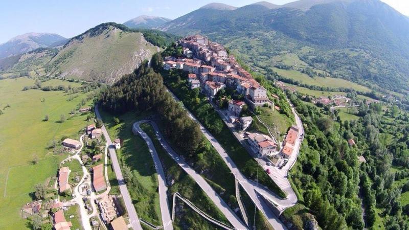 Vista di Opi, L'Aquila (67030)