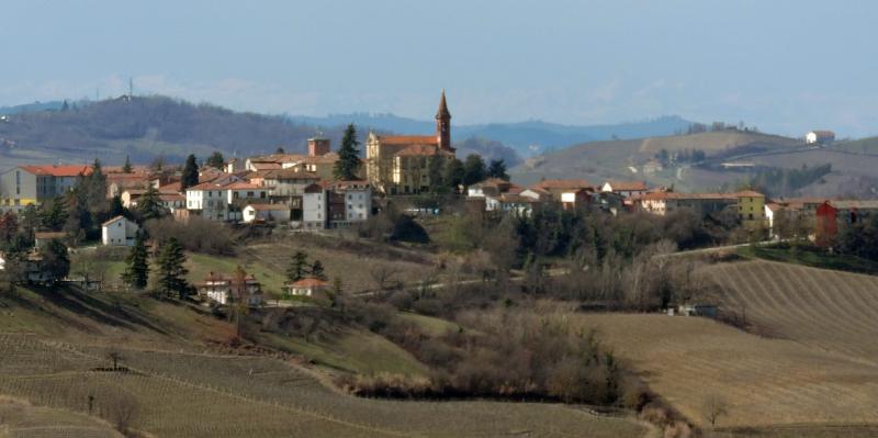 Vista di Castel Rocchero, Asti (14044)