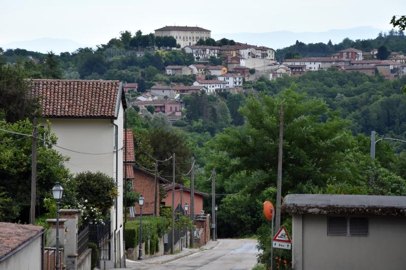 Vista di Rocca d'Arazzo, Asti (14030)