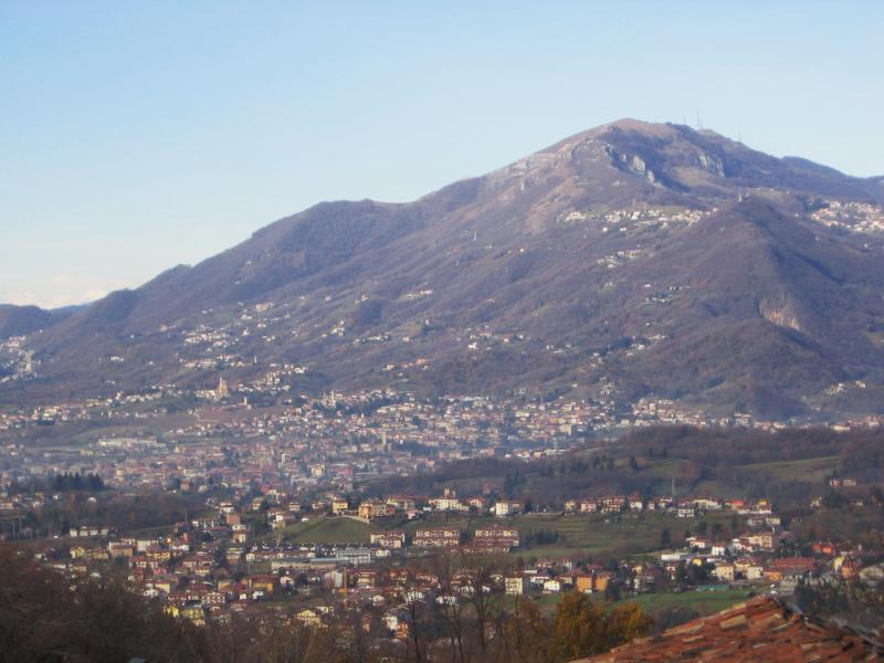 Vista di Almenno San Bartolomeo, Bergamo (24030)
