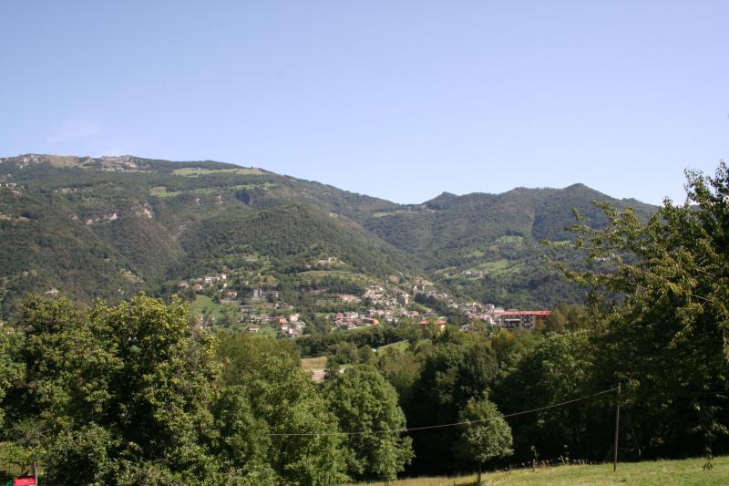 Vista di Locatello, Bergamo (24030)