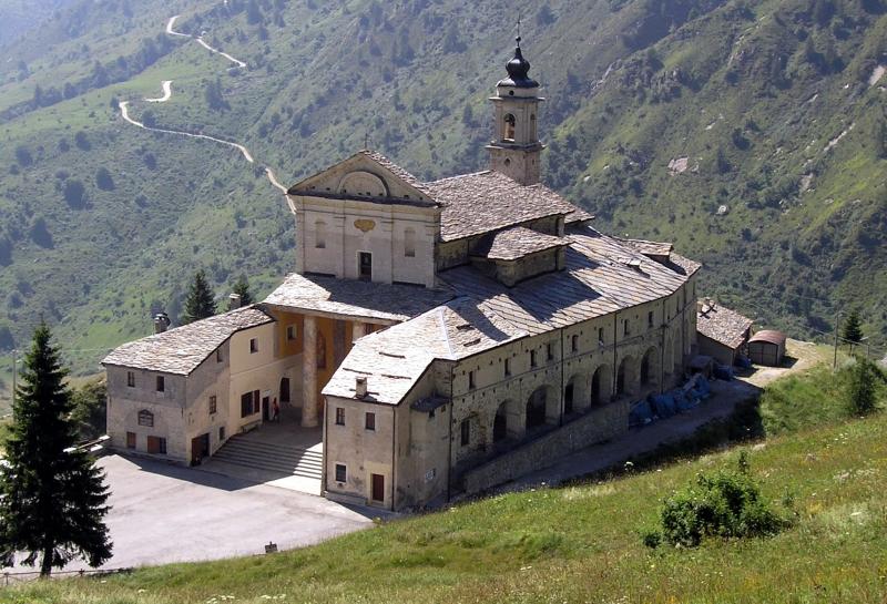 Vista di Castelmagno, Cuneo (12020)