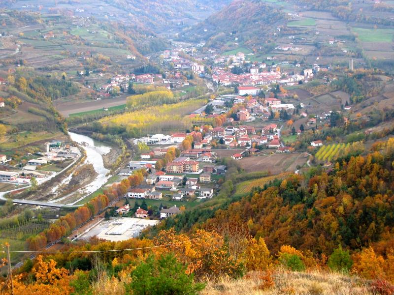 Vista di Cortemilia, Cuneo (12074)