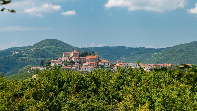 Vista di Cravanzana, Cuneo (12050)