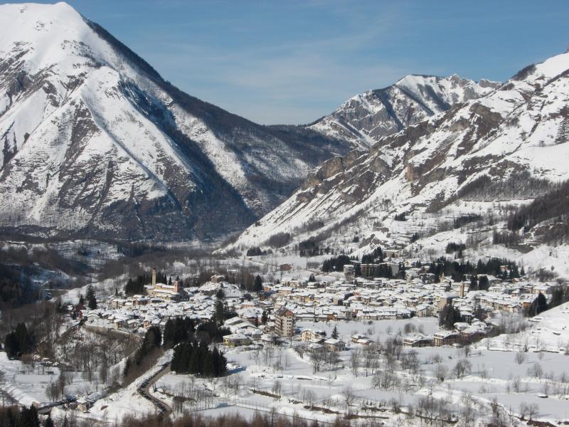 Vista di Entracque, Cuneo (12010)