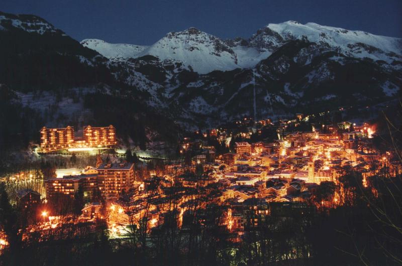 Vista di Limone Piemonte, Cuneo (12015)