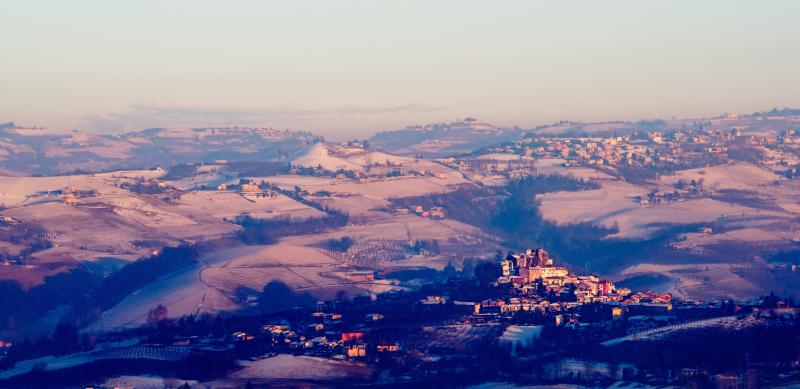 Vista di Roddi, Cuneo (12060)