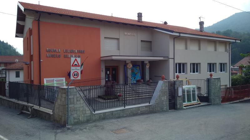 Vista di Rossana, Cuneo (12020)