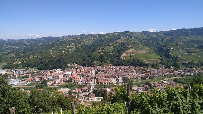 Vista di Santo Stefano Belbo, Cuneo (12058)