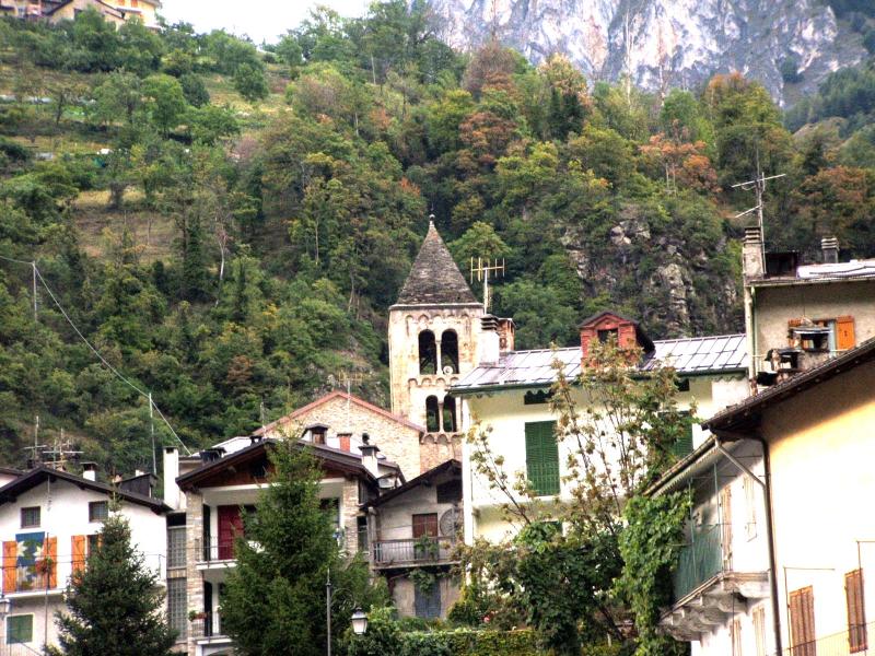 Vista di Vinadio, Cuneo (12010)