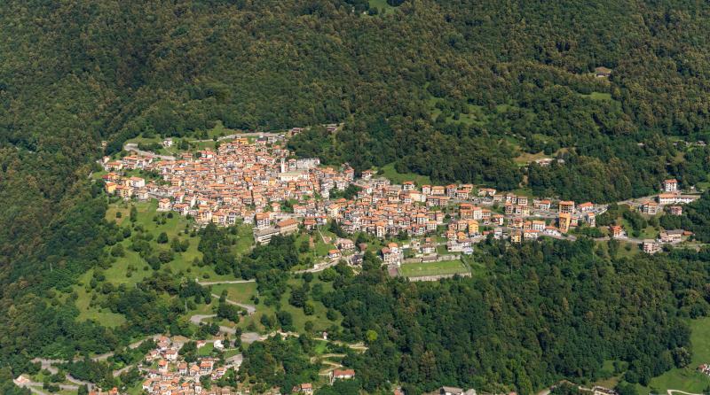Vista di Garzeno, Como (22010)