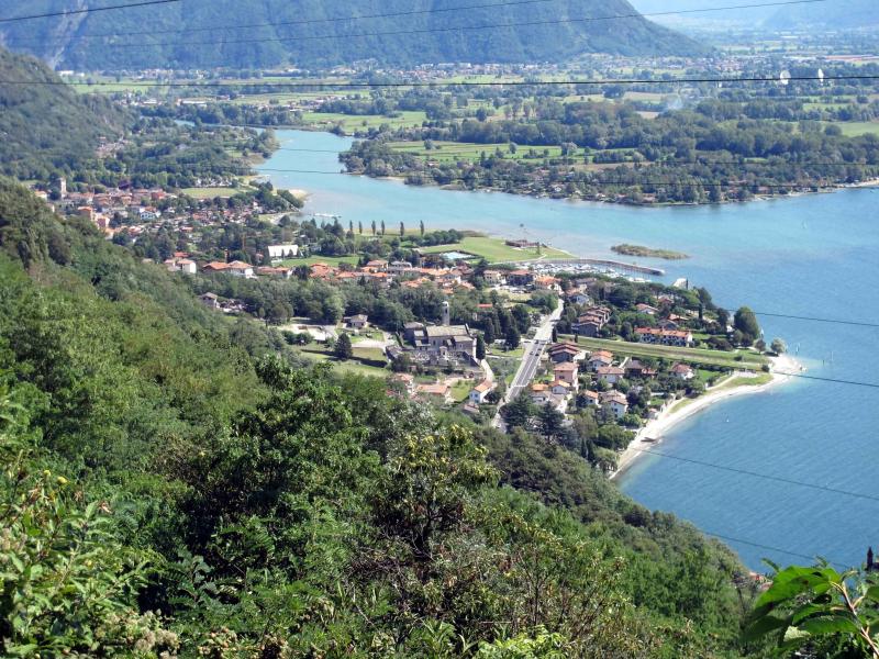 Vista di Gera Lario, Como (22010)