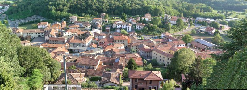 Vista di Oltrona di San Mamette, Como (22070)