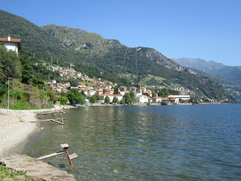 Vista di Pianello del Lario, Como (22010)