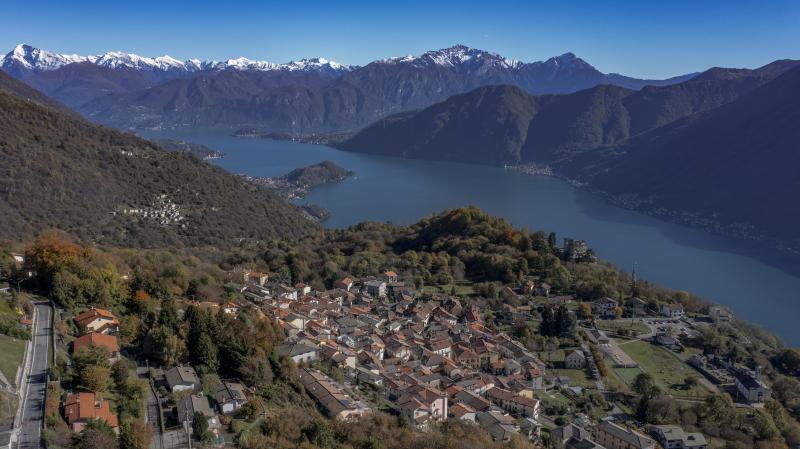 Vista di Pigra, Como (22020)