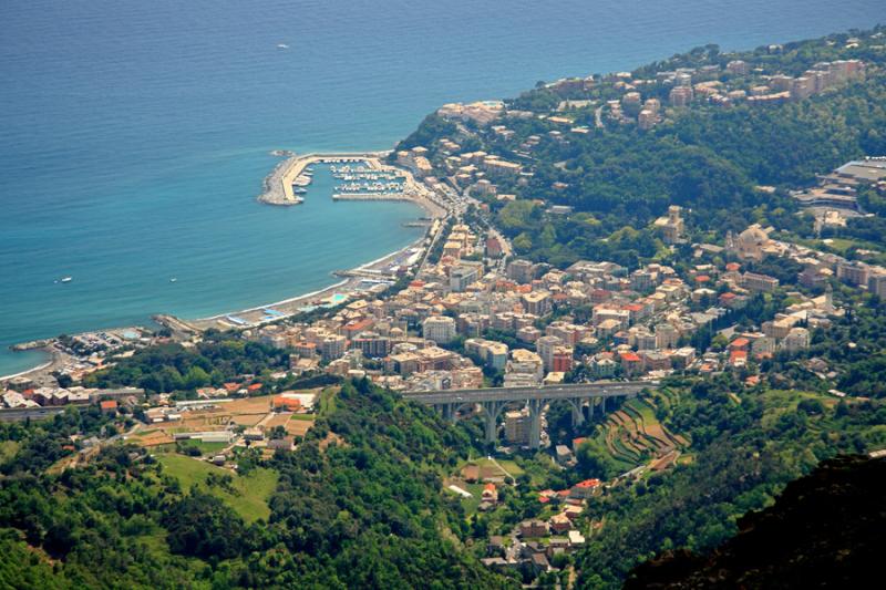 Vista di Arenzano, Genova (16011)