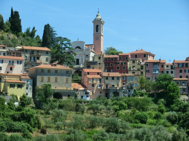 Vista di Castiglione Chiavarese, Genova (16030)