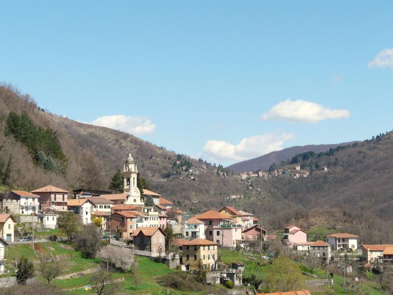 Vista di Davagna, Genova (16022)