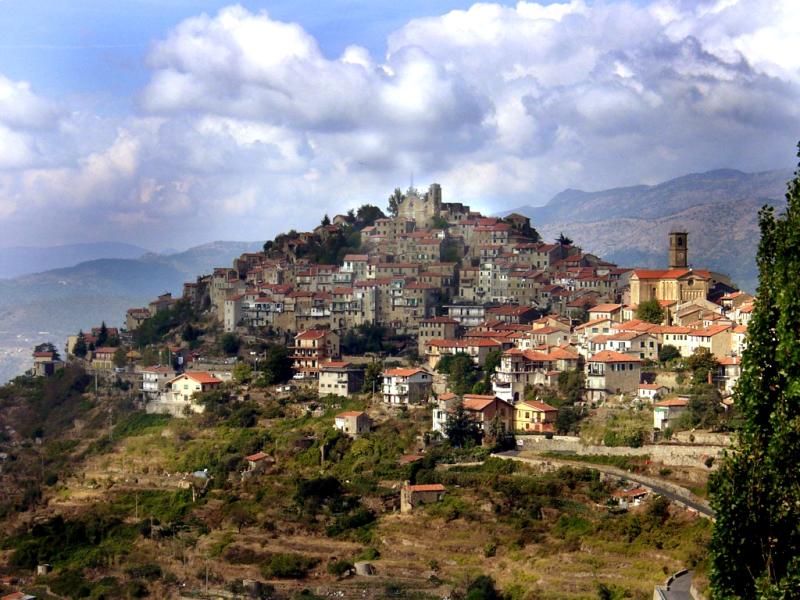 Vista di Bajardo, Imperia (18031)