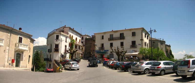 Vista di Castel San Vincenzo, Isernia (86071)