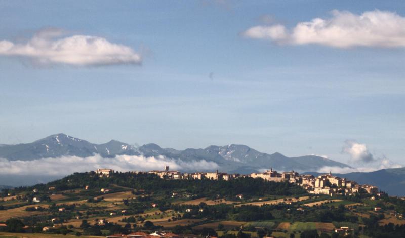 Vista di Treia, Macerata (62010)