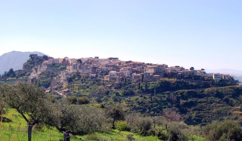 Vista di Castroreale, Messina (98053)
