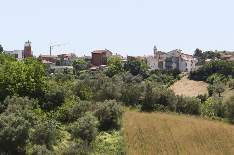Vista di Cappelle sul Tavo, Pescara (65010)