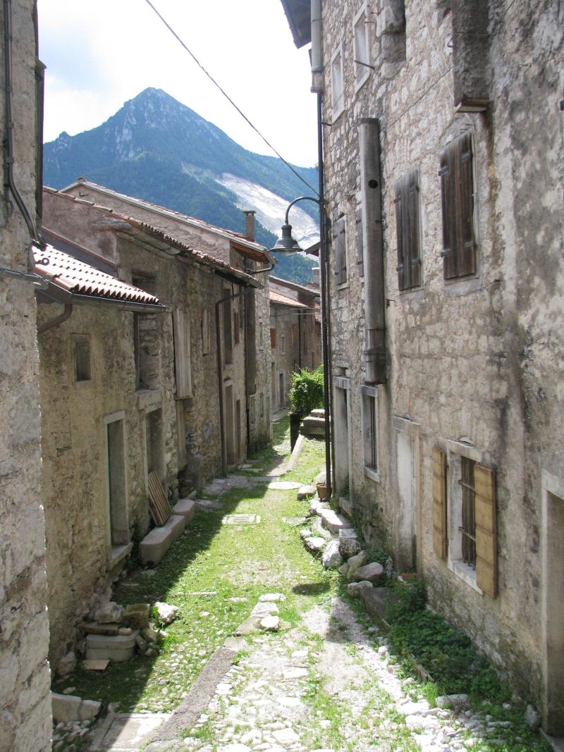 Vista di Erto e Casso, Pordenone (33080)