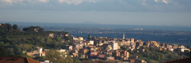 Vista di Lanuvio, Roma (00075)