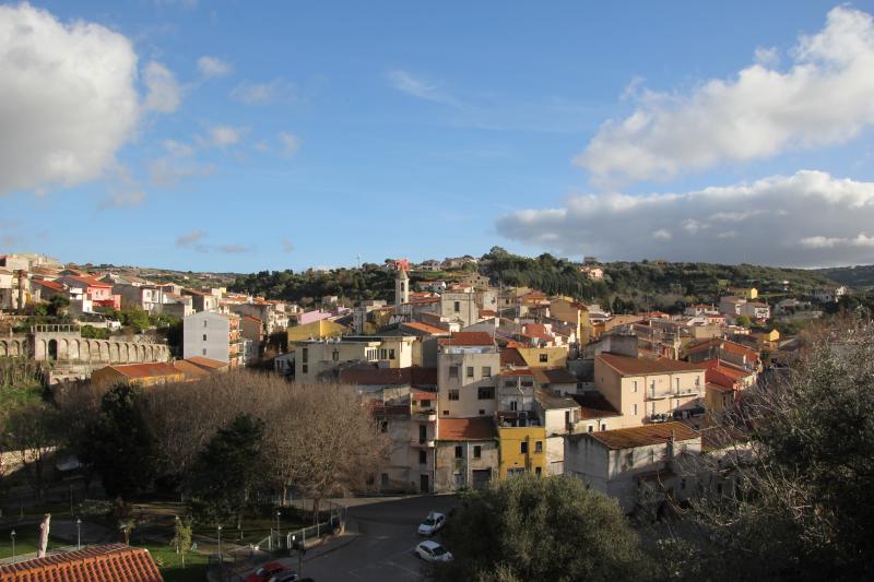 Vista di Ossi, Sassari (07045)