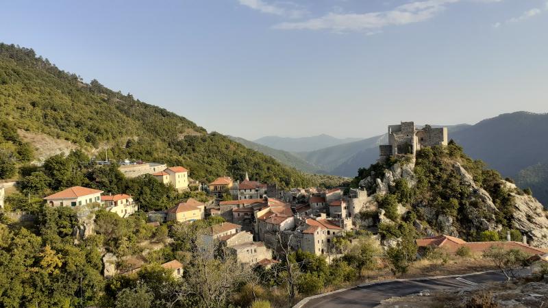 Vista di Castelvecchio di Rocca Barbena, Savona (17034)