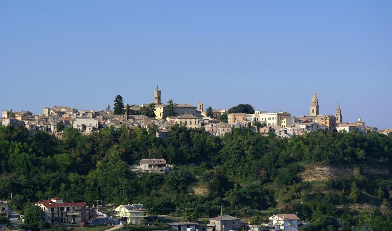 Vista di Atri, Teramo (64032)