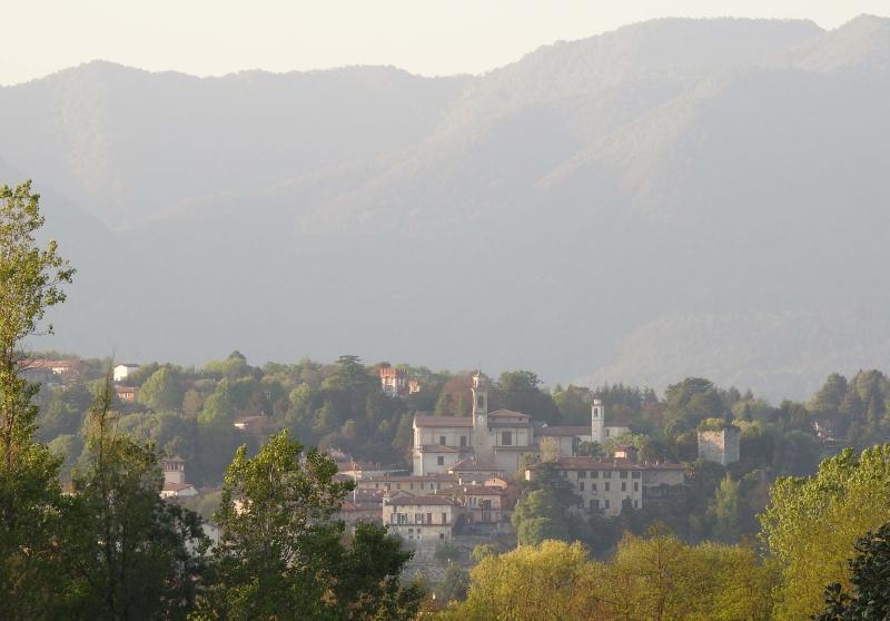 Vista di Besozzo, Varese (21023)