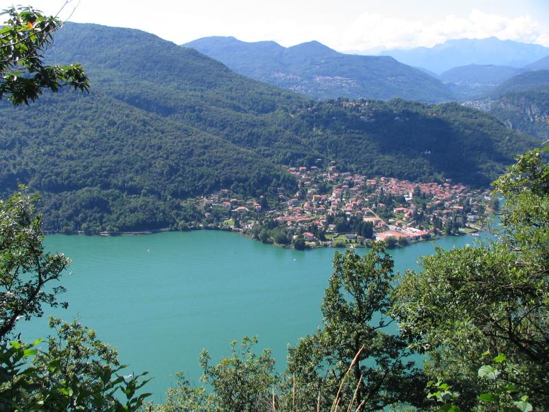 Vista di Brusimpiano, Varese (21050)