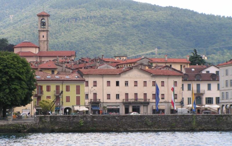 Vista di Luino, Varese (21016)